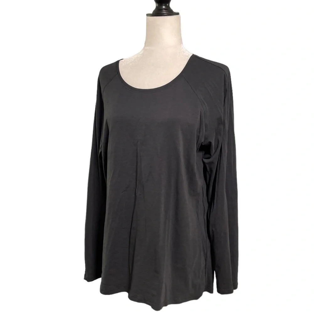 Lululemon Athletica Long Sleeve Tee in Black Womens